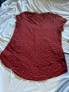 Latched Mama Burgundy Star V-Neck Tunic